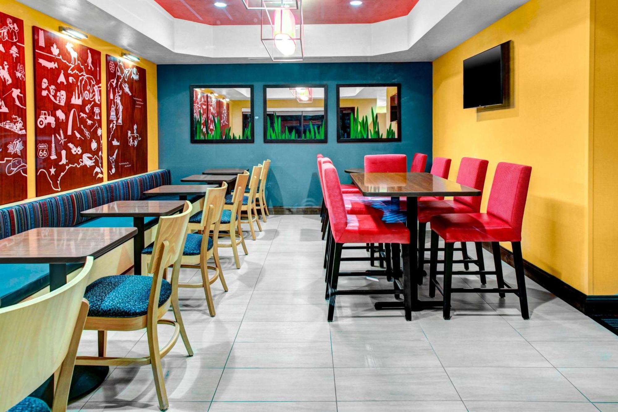 Towneplace Suites By Marriott Bakersfield West Exterior photo