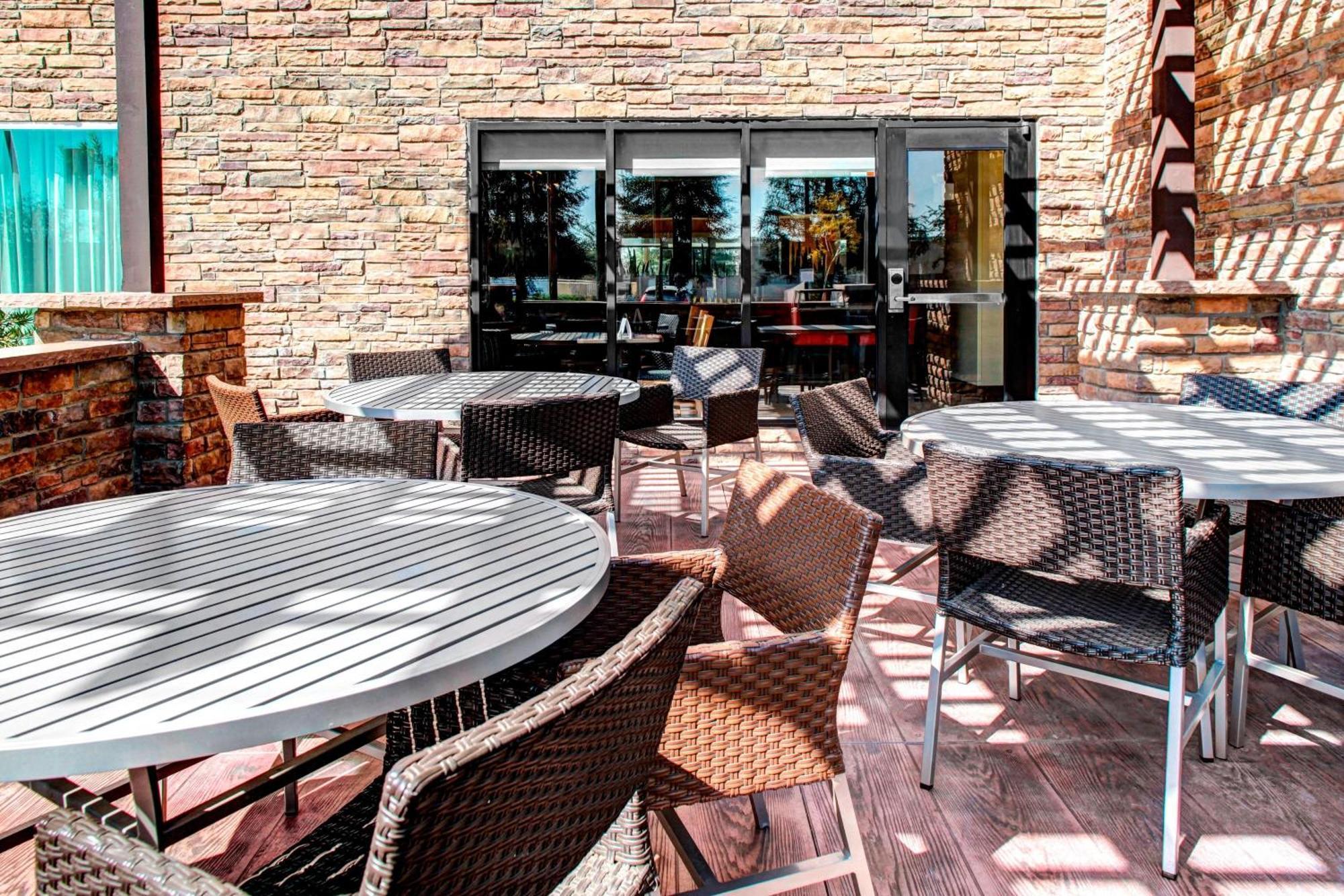 Towneplace Suites By Marriott Bakersfield West Exterior photo